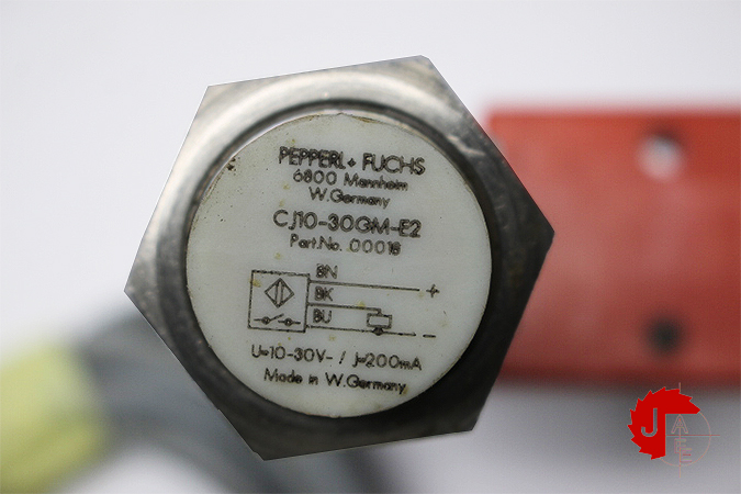 PEPPERL+FUCHS CJ10-30GM-E2 Capacitive sensor