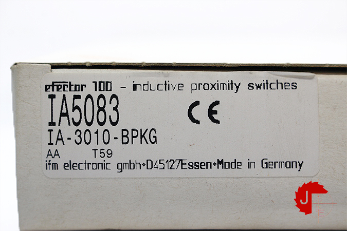 IFM electronic IA-3010-BPKG Inductive sensor IA5082