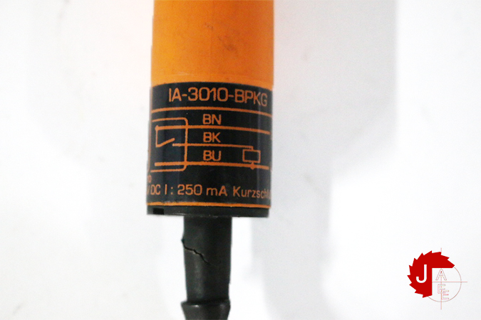 IFM electronic IA-3010-BPKG Inductive sensor