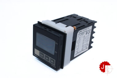 Omron E5CN-Q2MT-500 Temperature Controller Voltage output (for driving SSR)