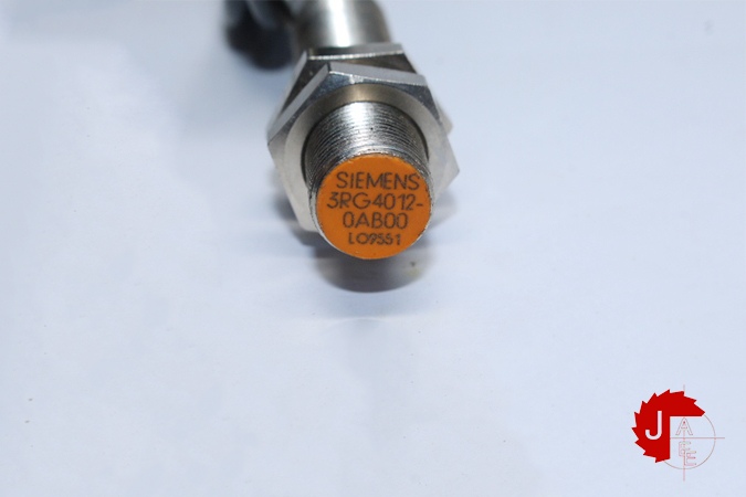 SIEMENS 3RG4012-0AB00 INDUCTIVE PROXIMITY SWITCH SENSOR