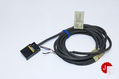 OMRON TL-W5MB1 Inductive Proximity Sensor