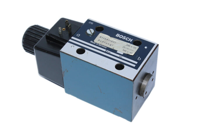 BOSCH 0 810 001 758 DIRECTIONAL CONTROL VALVE 081WV10P1V1011WS220/50-230/60D0 - Image 4