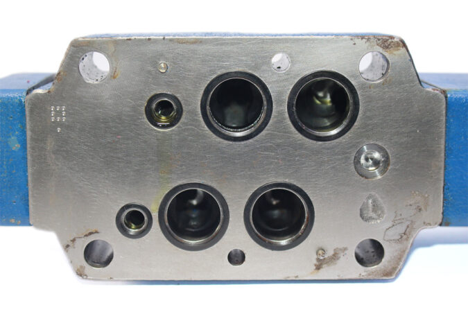 REXROTH R900555558 PILOT OPERATED PROPORTIONAL DIRECTIONAL CONTROL VALVE 4WRZ16E150-60/6AG24NETK4/M - Image 6