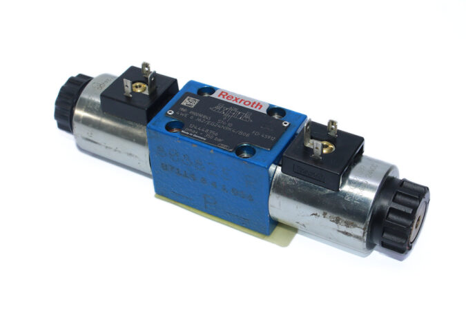 REXROTH R900901045 DIRECTIONAL CONTROL VALVE 4WE 6 J62/EG24N9K4/B08 - Image 6