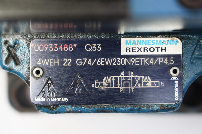 REXROTH R900911762 DIRECTIONAL CONTROL VALVE R900933488 - Image 4