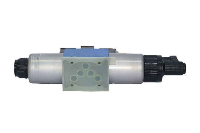REXROTH R900931371 PROPORTIONAL DIRECTIONAL VALVE 4WREE10W50-23/G24K31/A1V - Image 7