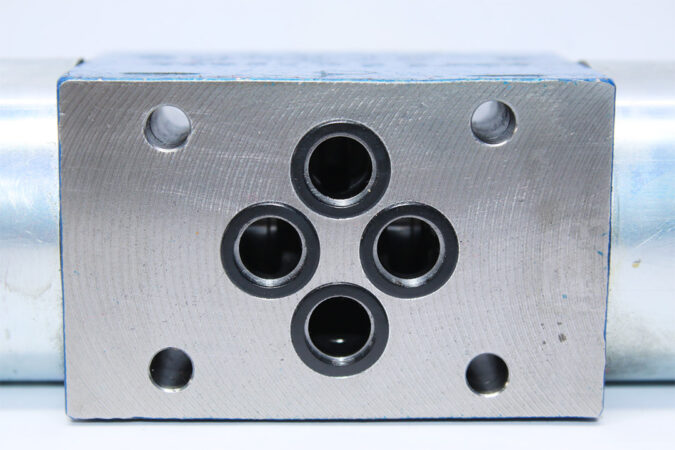 REXROTH R901235365 DIRECTIONAL CONTROL VALVE 4WE6D73-62/OFEG24N9K72L/A12 - Image 5