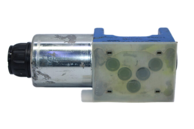 REXROTH R901278770 DIRECTIONAL CONTROL VALVE 3WE10A50/EG24N9K4/M - Image 4