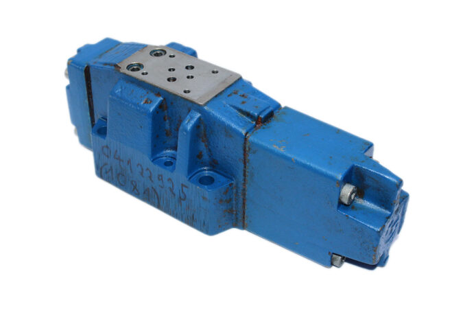 REXROTH R900555558 PILOT OPERATED PROPORTIONAL DIRECTIONAL CONTROL VALVE 4WRZ16E150-60/6AG24NETK4/M - Image 5