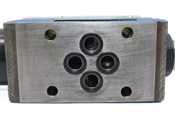 REXROTH R900483786 DIRECT OPERATED PRESSURE REDUCING VALVE ZDR 6 DP2-45/75YM - Image 5