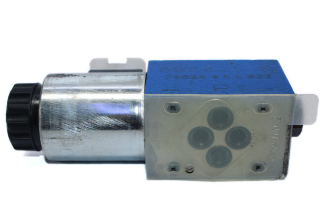 REXROTH R900561274 SOLENOID OPERATED DIRECTIONAL VALVE 4WE 6 D62/EG24N9K4 - Image 4