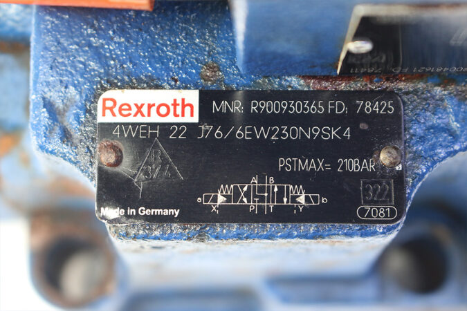 REXROTH R900911762 DIRECTIONAL CONTROL VALVE R900930365 - Image 4