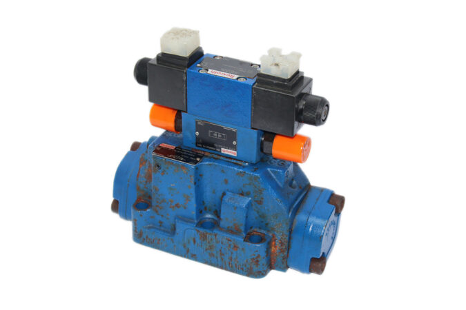 REXROTH R900911762 DIRECTIONAL CONTROL VALVE R900930365 - Image 7