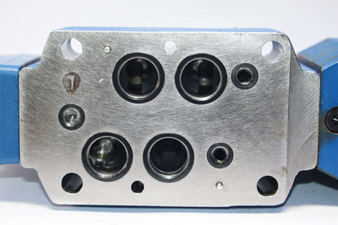 REXROTH R900891138,4WRTE-42/M PROPORTIONAL DIRECTIONAL VALVE R901051819 - Image 8