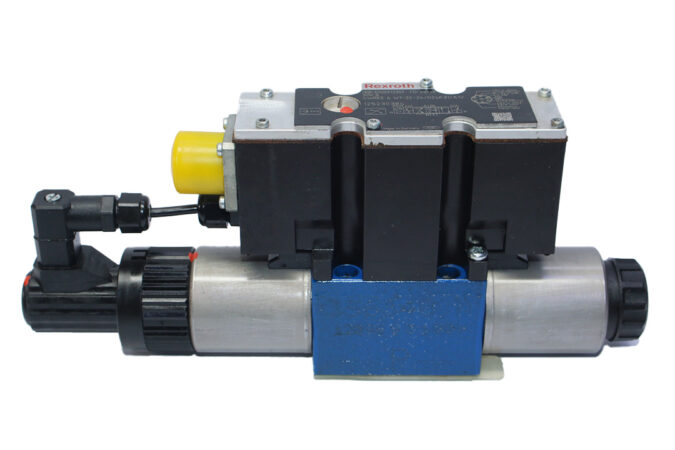 REXROTH R900913359 PROPORTIONAL DIRECTIONAL VALVE 4WREE6W1-32-24/G24K31/A1V - Image 5