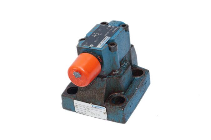 REXROTH R900923960 PRESSURE REDUCING VALVE DB20-2-52/330YB