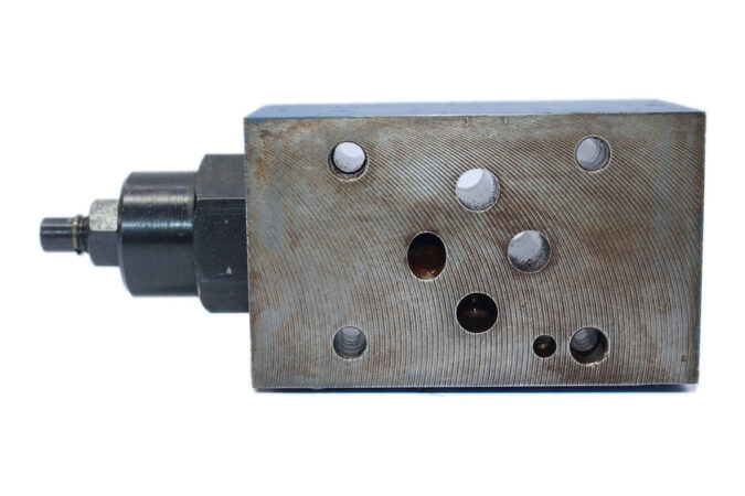 VICKERS DGMFN 3 Z P2W 41 FLOW CONTROL VALVE - Image 4