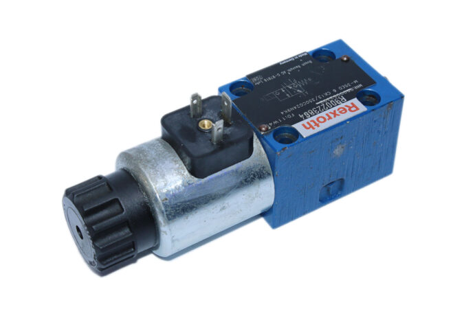 REXROTH R900223864 DIRECTIONAL CONTROL VALVE M-3SED6CK13/350CG24N9K4