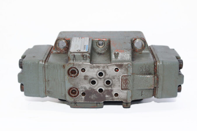 REXROTH 4WEH16R61/6AG24NETZ5L/B08 PILOT OPERATED DIRECTIONAL VALVE - Image 4