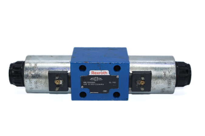 REXROTH R900598583 DIRECTIONAL CONTROL VALVE 4WE 10 R33/CG24N9K4 - Image 3
