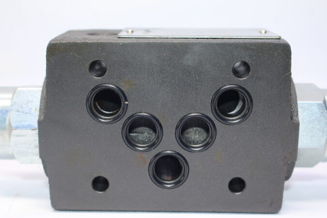 DUPLOMATIC QTM5-D/10N/S FLOW RESTRICTOR VALVE - Image 5