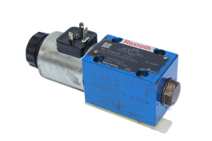 REXROTH R900561280 DIRECTIONAL CONTROL VALVE 4WE 6 EA62/EG24N9K4 - Image 5