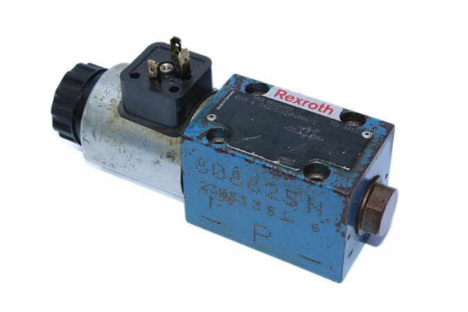 REXROTH R900564105 DIRECTIONAL CONTROL VALVE 4WE6D62/EG24N9K4/V - Image 4