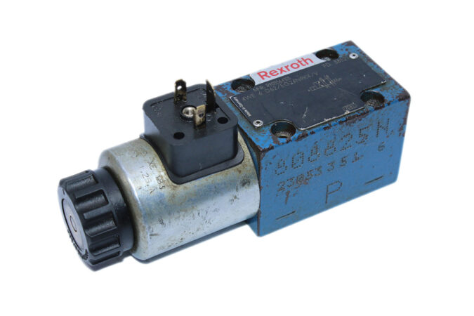 REXROTH R900564105 DIRECTIONAL CONTROL VALVE 4WE6D62/EG24N9K4/V