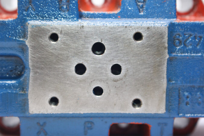 REXROTH R900927134 PILOT OPERATED DIRECTIONAL VALVE 4WEH16R72/6EG24N9ETK4/B08 - Image 3