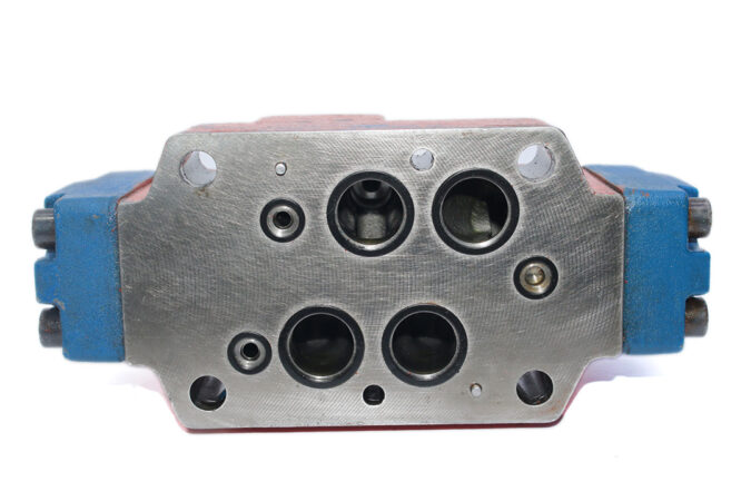 REXROTH R900927134 PILOT OPERATED DIRECTIONAL VALVE 4WEH16R72/6EG24N9ETK4/B08 - Image 6
