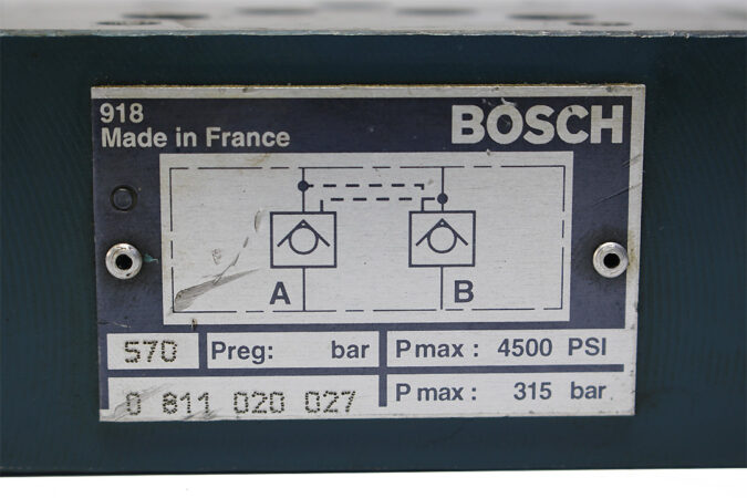 BOSCH 0 811 020 027 BLOCK VALVE COVER PLATE