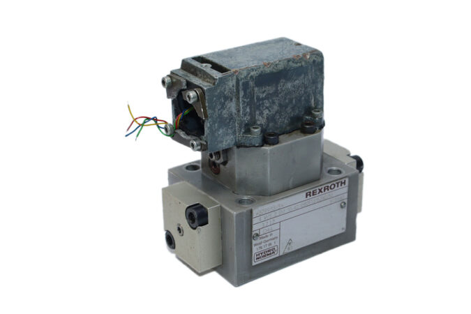 REXROTH 4WS2EM10-40/45B2ET315Z8D/M SERVO VALVE