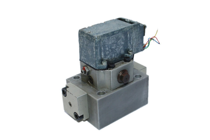 REXROTH 4WS2EM10-40/45B2ET315Z8D/M SERVO VALVE - Image 4