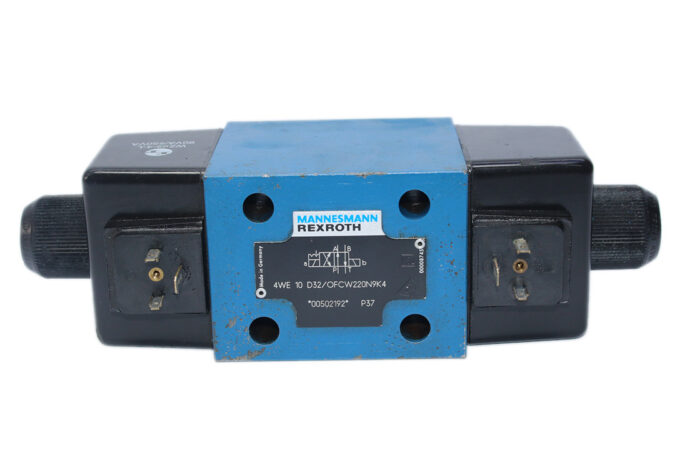 REXROTH R900502192 DIRECTIONAL CONTROL VALVE 4WE10D32/OFCW220N9K4 - Image 3