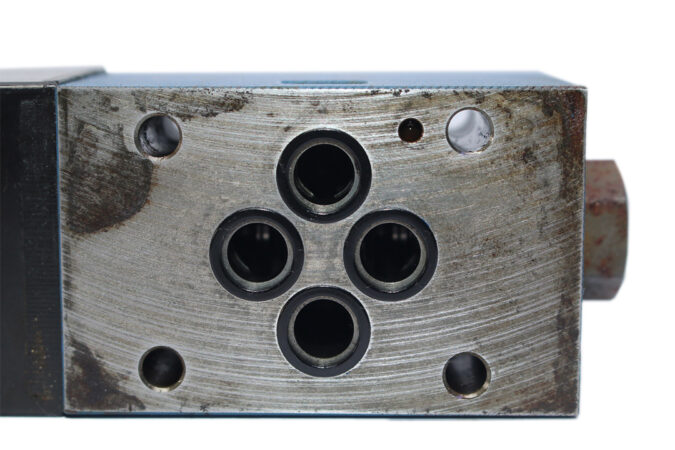 REXROTH R900920548 DIRECTIONAL CONTROL VALVE 4WE6D61/EW230N9K4/B08 - Image 3