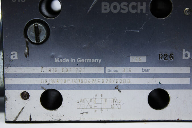 BOSCH 0 810 001 731 DIRECTIONAL CONTROL VALVE 081WV10P1V1004WS024/00D0