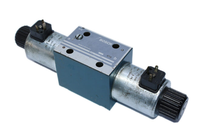 BOSCH 0 810 001 731 DIRECTIONAL CONTROL VALVE 081WV10P1V1004WS024/00D0 - Image 4
