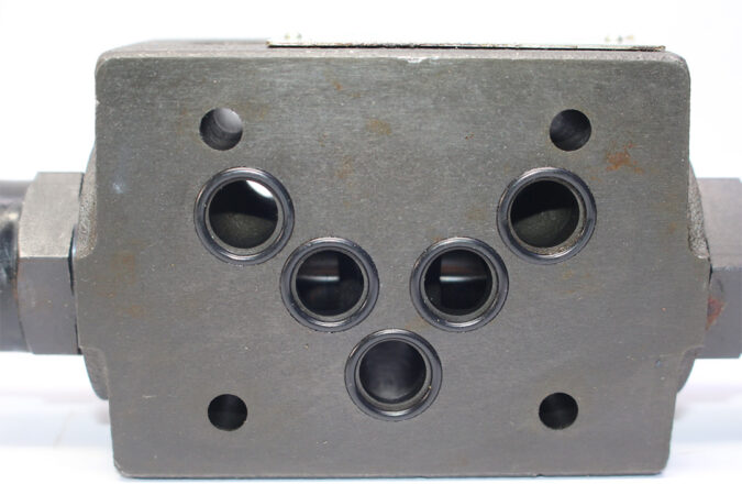 DUPLOMATIC ERS4M-D/40 FLOW RESTRICTOR VALVE - Image 5