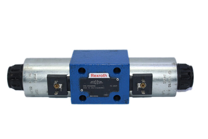 REXROTH R900589988 DIRECTIONAL CONTROL VALVE 4WE 10 J33/CG24N9K4 - Image 3