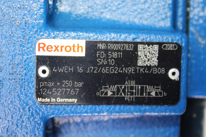 REXROTH R900901045 DIRECTIONAL CONTROL VALVE R900927832 - Image 4
