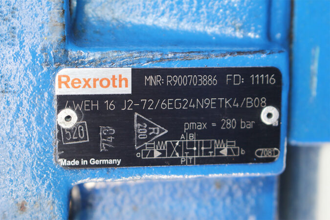 REXROTH R900901045 DIRECTIONAL CONTROL VALVE R900703886 - Image 4