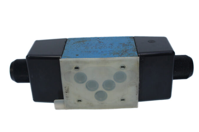 REXROTH R900915669 DIRECTIONAL CONTROL VALVE 4WE10L33/CW230N9K4 - Image 5