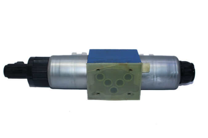 REXROTH R900954101 PROPORTIONAL DIRECTIONAL VALVE 4WRE 10 E50-22/G24K4/V - Image 7