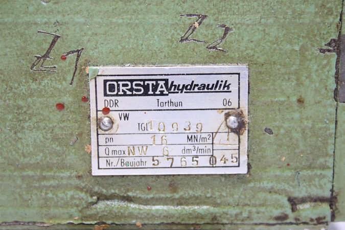 ORSTA TGL 10939 DIRECTIONAL CONTROL VALVE