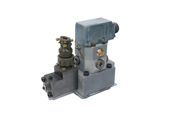 REXROTH 4WS2EE10-40/60B2-140Z8B/M SERVO DIRECTIONAL VALVE - Image 8