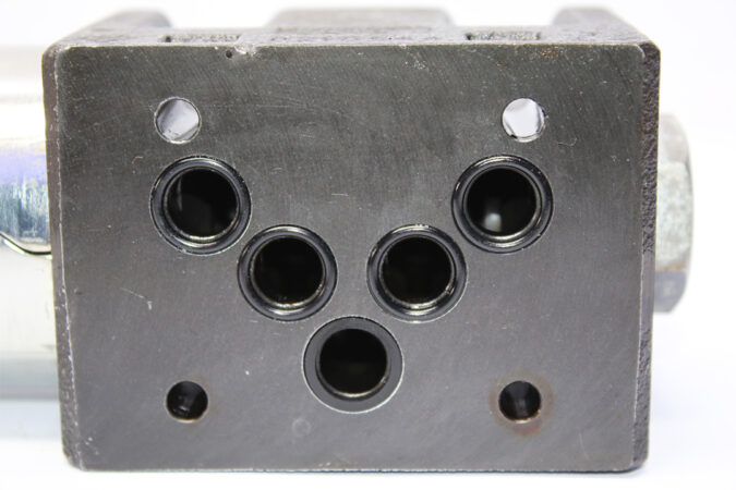 DUPLOMATIC DS5-TA/12N-D24K1 DIRECTIONAL CONTROL VALVE - Image 5