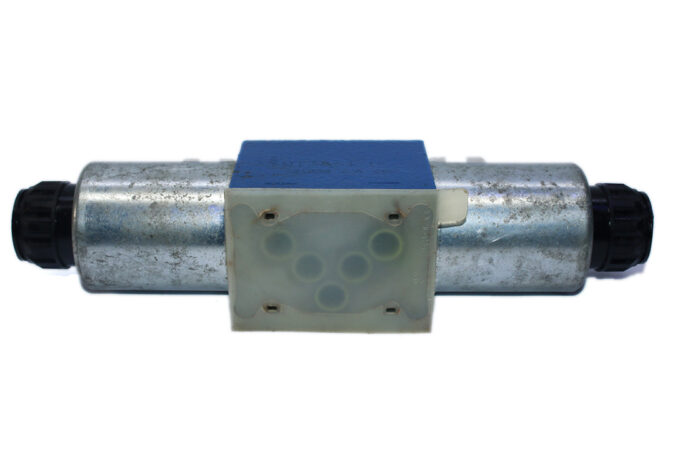 REXROTH R901033865 PROPORTIONAL DIRECTIONAL VALVE 4WRA 10 E30-22/G24K4/V-589 - Image 6