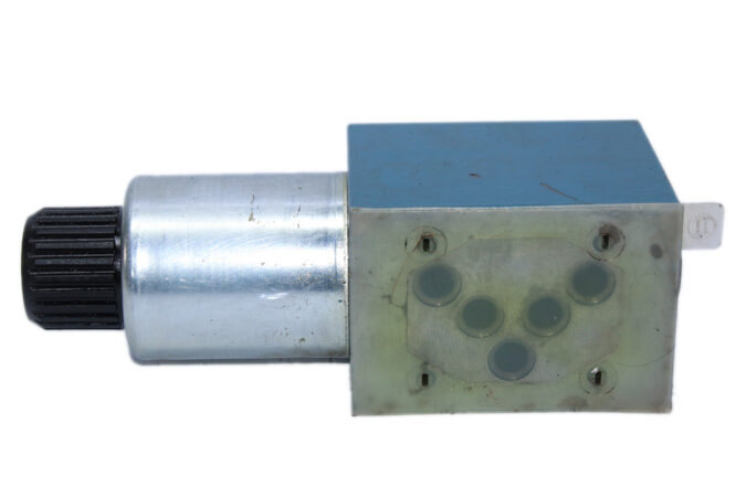BOSCH 0 810 001 760 DIRECTIONAL CONTROL VALVE 081WV10P1V1012W5024/00D0 - Image 6