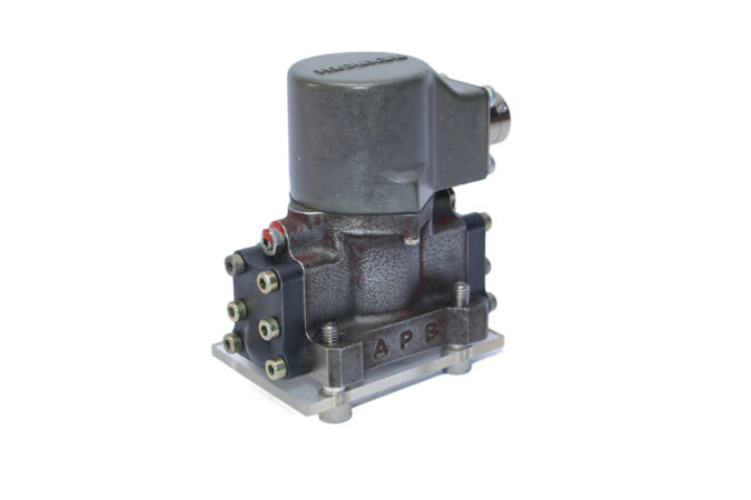 REXROTH 4WS2EM6-11/2-F12ET210Z17EM SERVO - Image 5